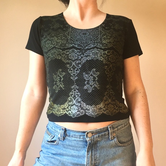 🖤 90s Crop Top 🖤 - Picture 5 of 6